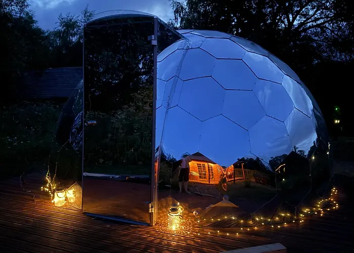 Acorn Glade Glamping York Villa